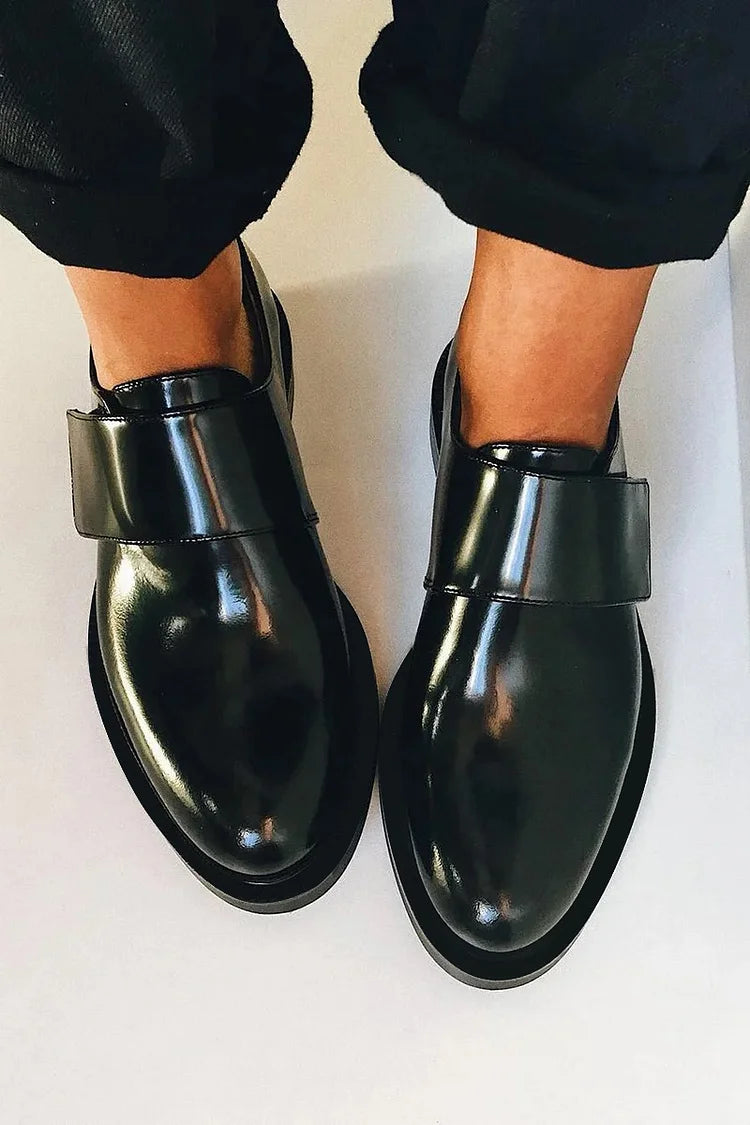 IRIS | Mocasines Brillantes Elegantes con Banda para un Estilo Impecable