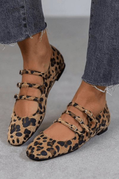 LEOPARDINA | Elegantes bailarinas con correas de estampado animal para un look cautivador