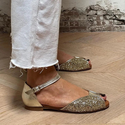 FLAVIA | Elegante Sandalia Plana con Brillo y Glitter
