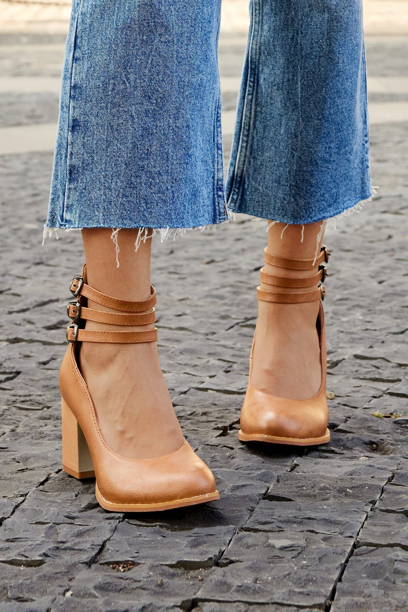 Caa™ | Sandalias elegantes de diseño liso con cinturilla al tobillo y tacón grueso para un estilo sofisticado