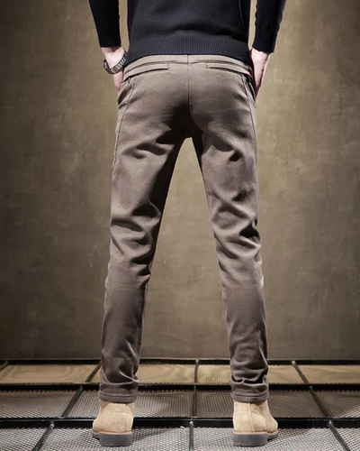 Pantalones casuales de corte ajustado