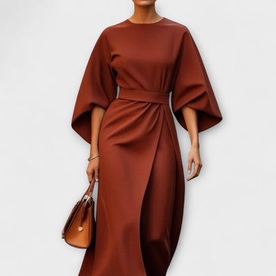 Carmina – Vestido Maximalista Ajustado a la Cintura