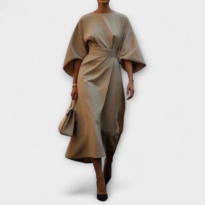 Carmina – Vestido Maximalista Ajustado a la Cintura