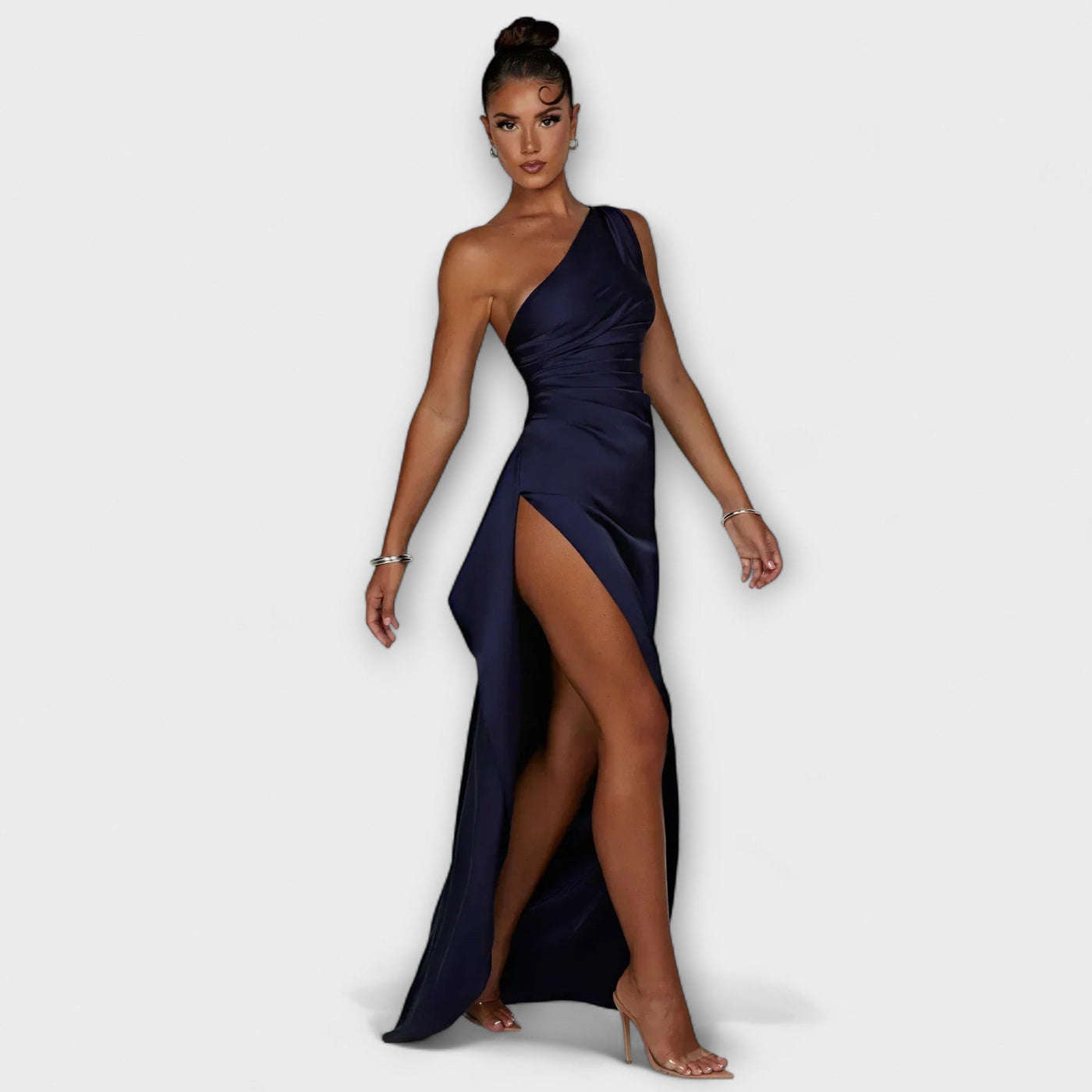 Aida – Elegante vestido de satén para la noche